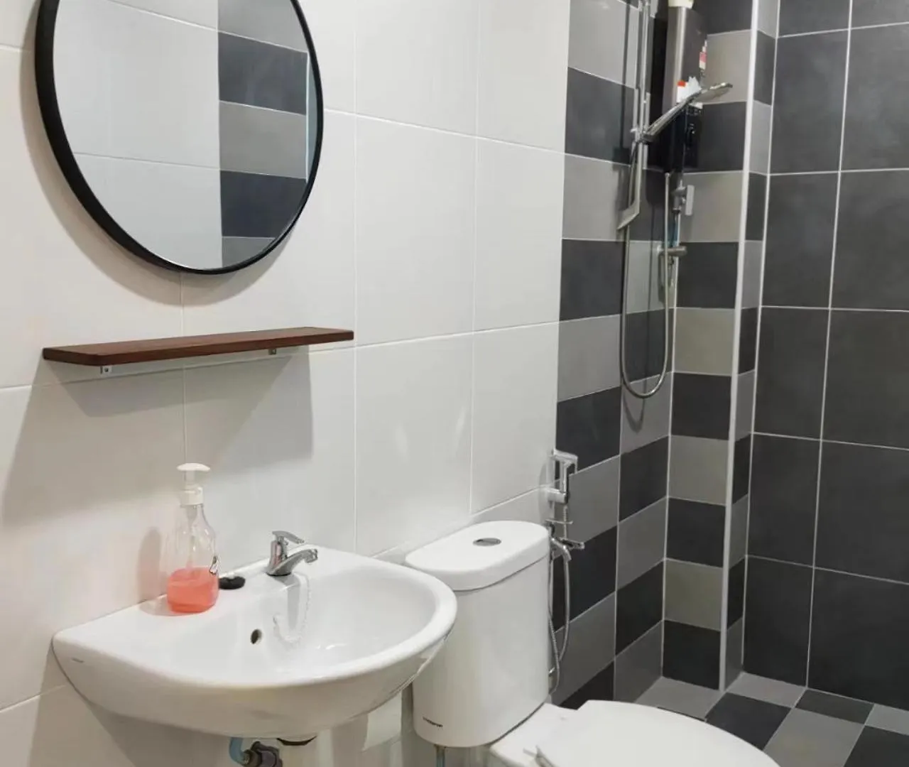 Apartment Ipoh Homestay - Manhattan Condominium With Water Park & Leisure Facilities